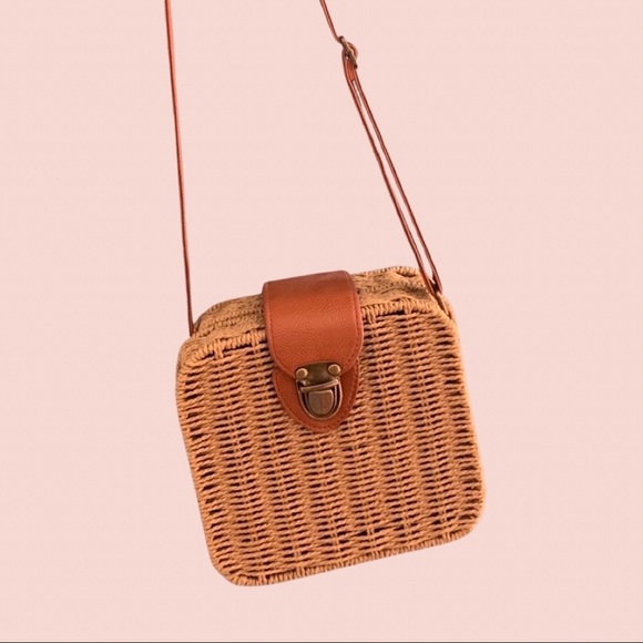 summer & rose Handbags - Straw Crossbody Bag